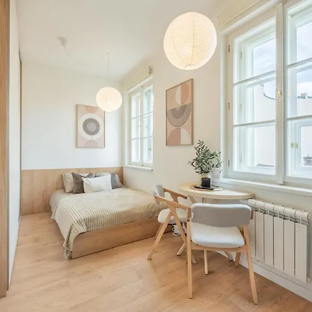 Old Town-premium Studio-lift-quiet-netflix Apartmán *