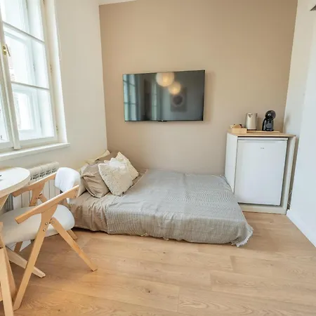 Old Town-premium Studio-lift-quiet-netflix Appartement *