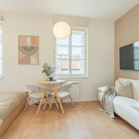 Old Town-premium Studio-lift-quiet-netflix Apartmán *