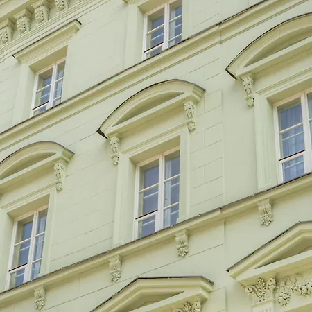 Old Town-premium Studio-lift-quiet-netflix Praha
